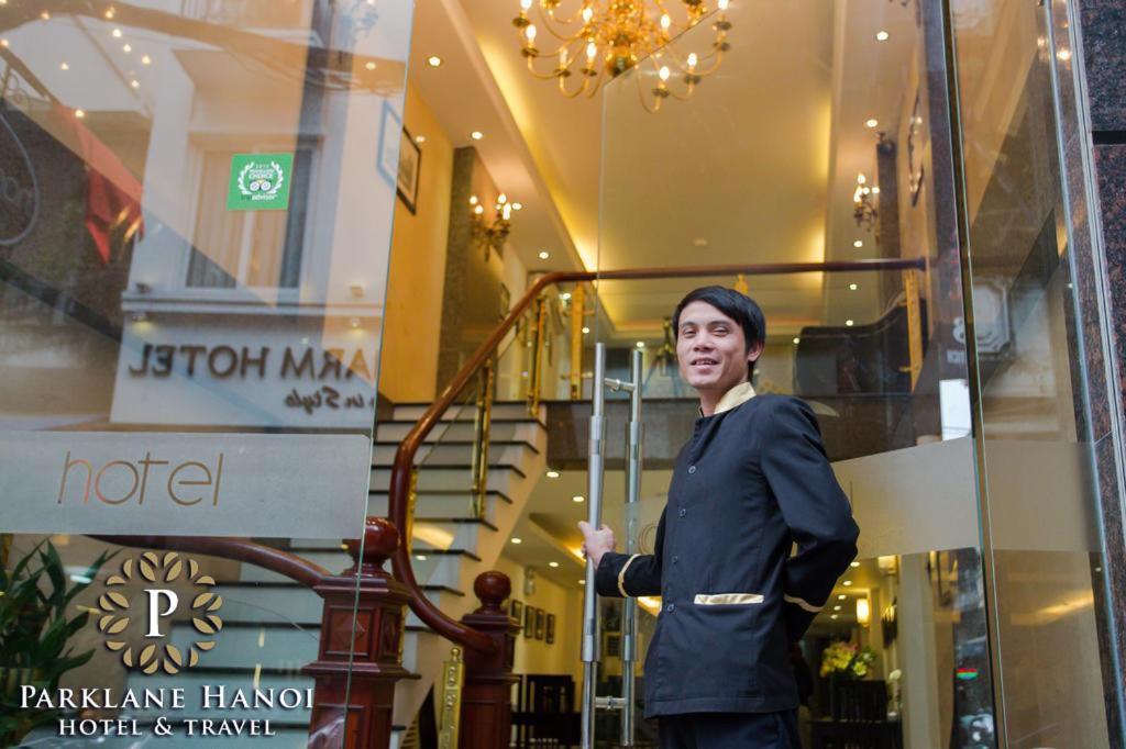 Khách sạn Parklane
